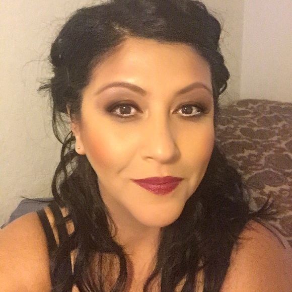 Meet your Posher, Judith - Picture 3 of 8